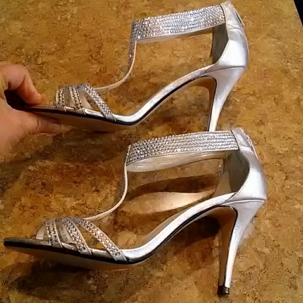 Women's Silver Rhinestone Sandals - Picture 5 of 8